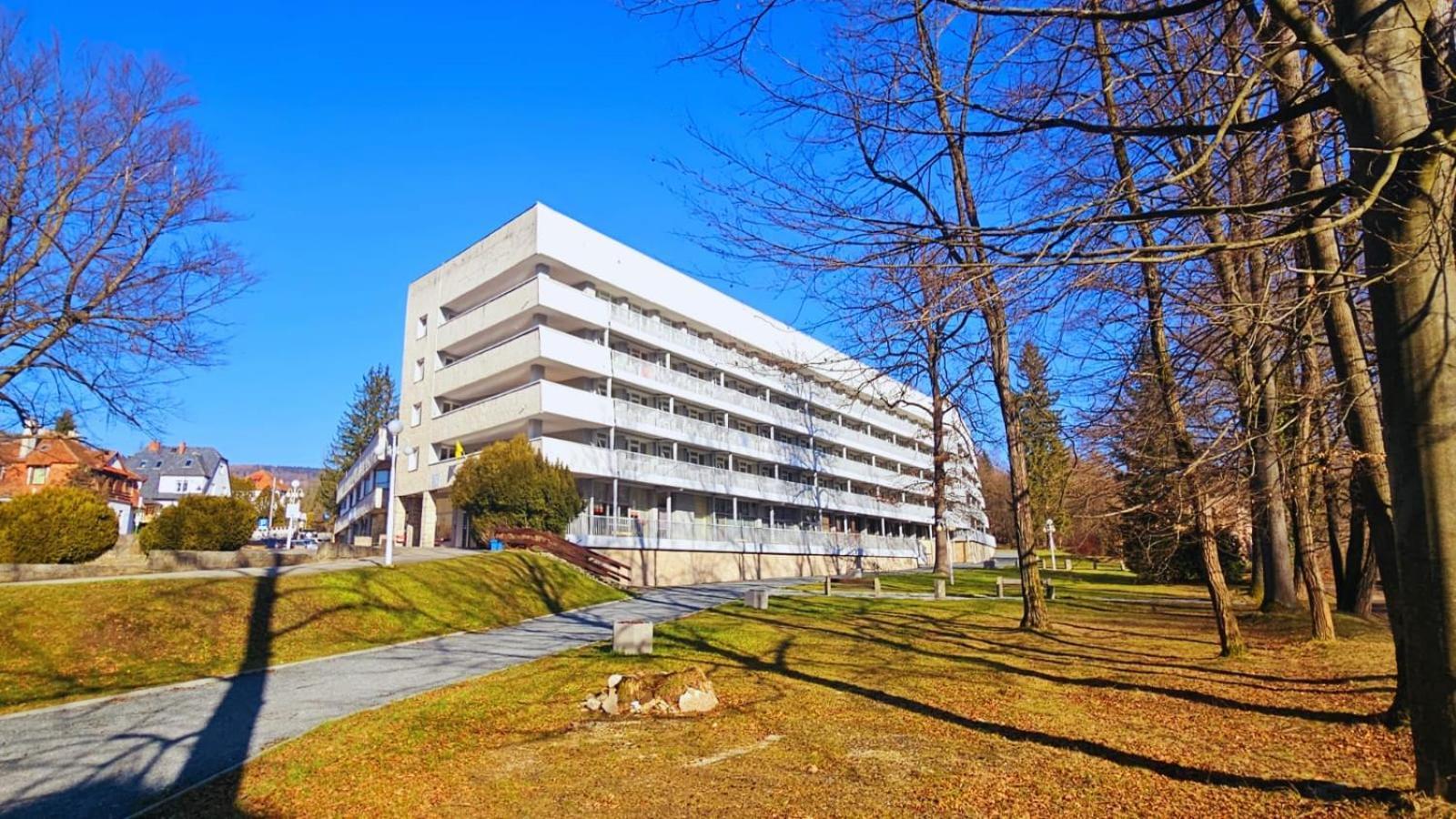 Jubilat Aparthotel Ladek-Zdroj Exterior photo